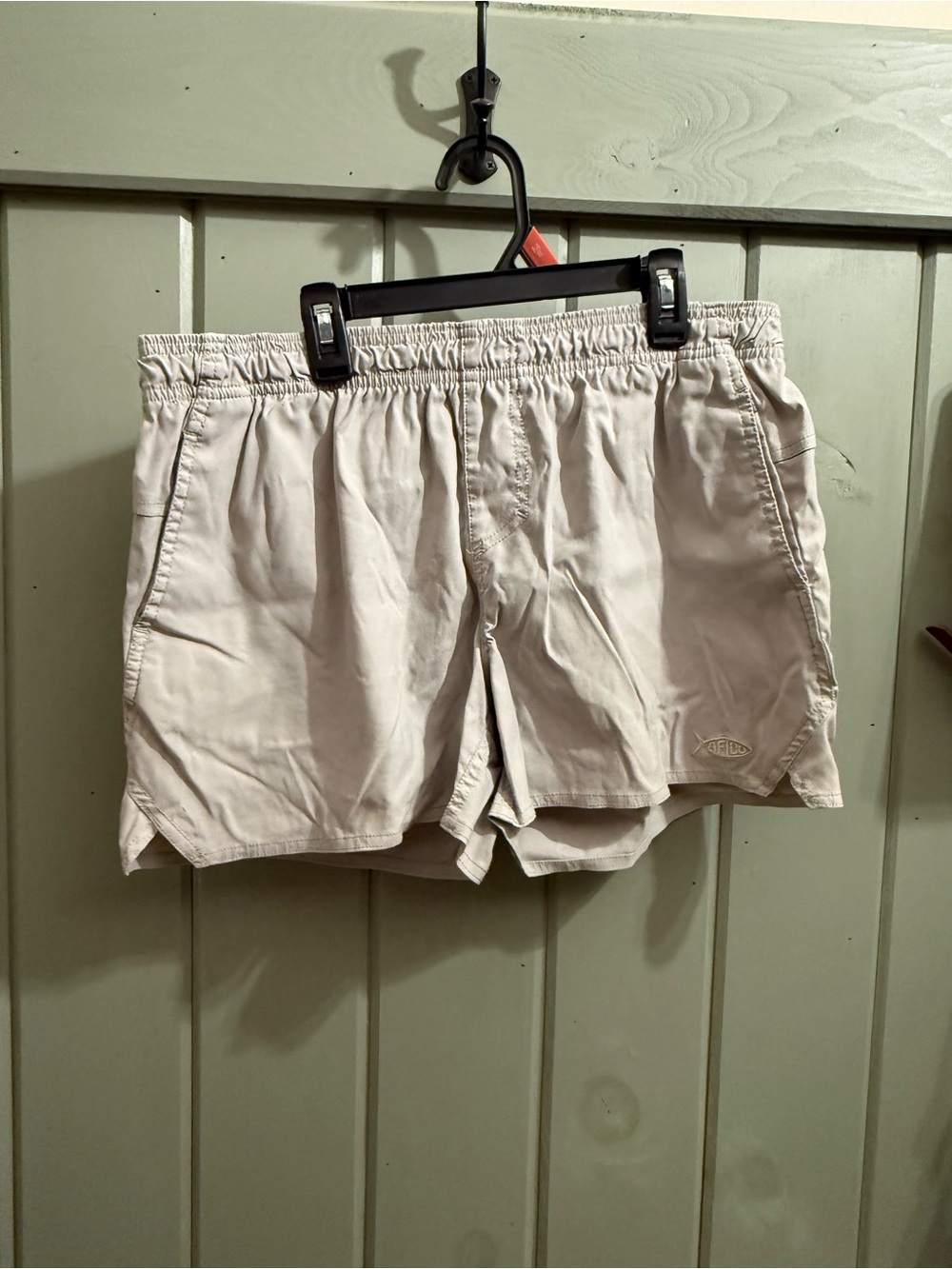 Women’s Lightweight Elastic-Waist Shorts in Light Grey